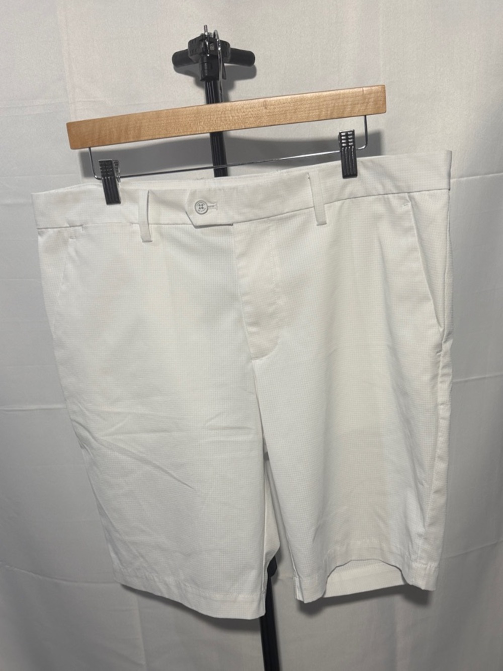 J Lindeberg Men's White Golf Shorts